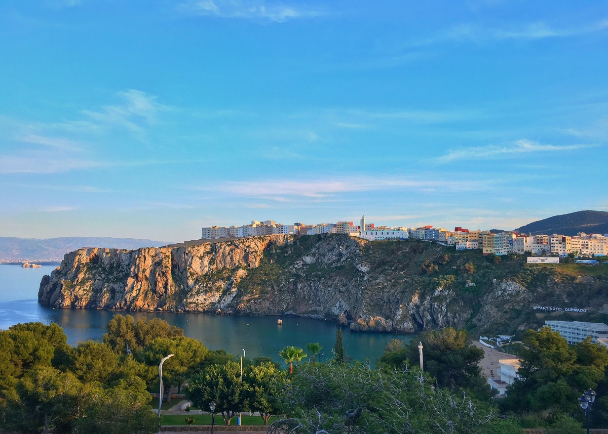Guide Al Hoceima 2025 — Plages cristallines et Rif sauvage